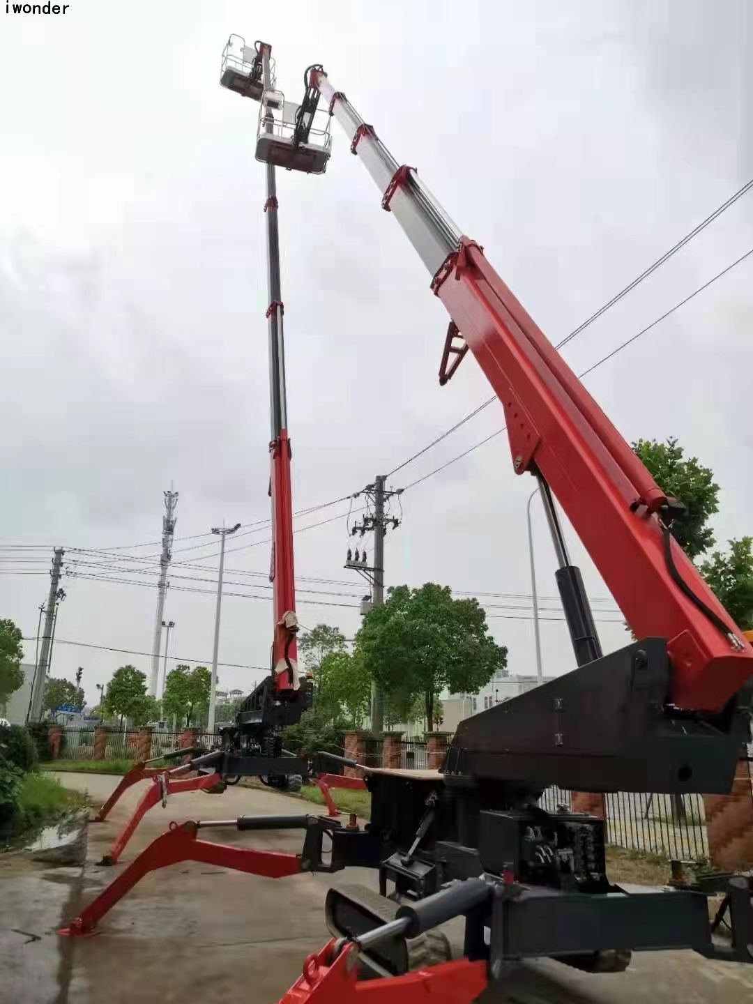 蜘蛛高空作業(yè)車